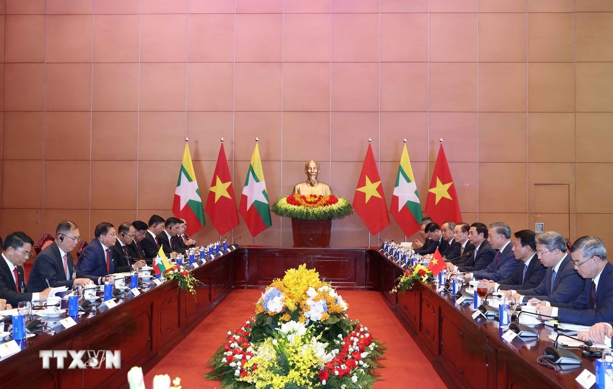 tổng b&iacute; thư ảnh 4