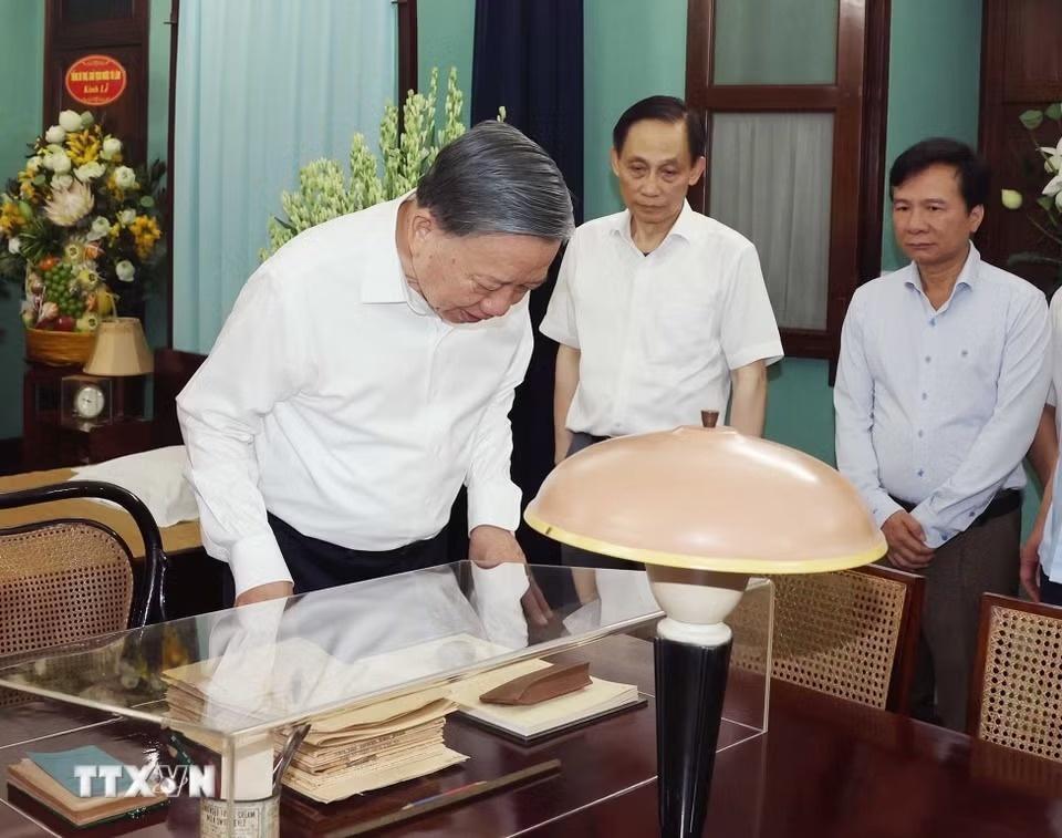 tổng b&iacute; thư ảnh 8