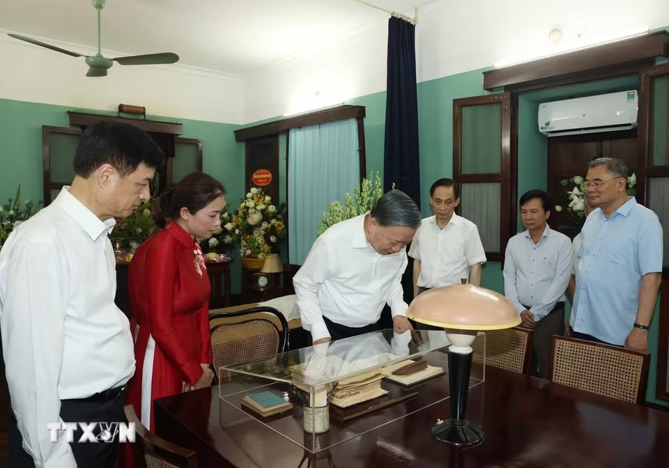 tổng b&iacute; thư ảnh 9