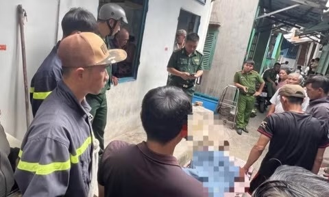 Tàu cá va chạm xuồng tại cửa biển ở Lâm Đồng, một người tử vong