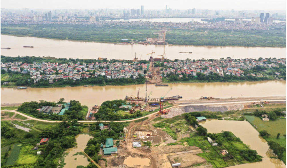 Cận cảnh đại công trường cầu Tứ Liên ở Hà Nội sau hơn 1 năm thi công