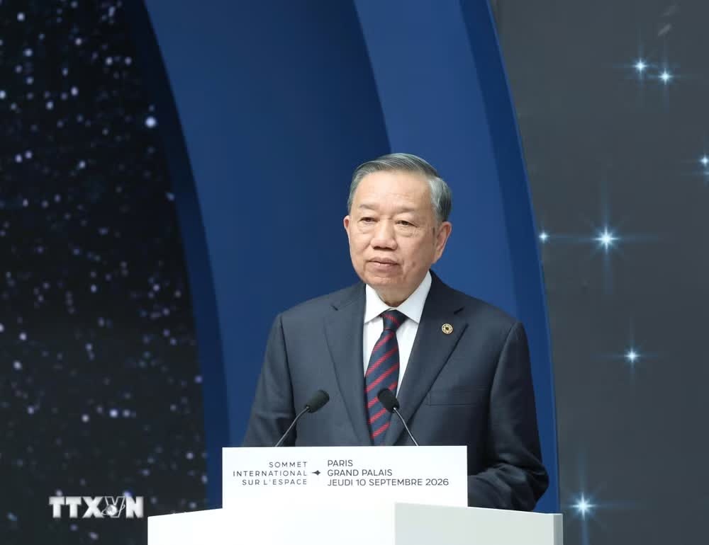 Kh&ocirc;ng gian vũ trụ ảnh 2