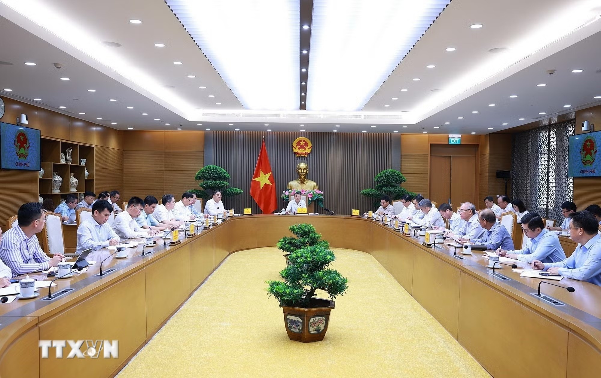 Thủ tướng L&ecirc; Minh Hưng ảnh 2