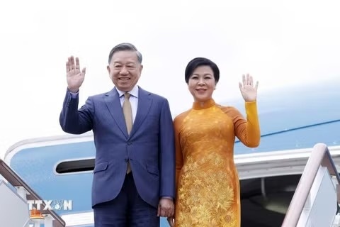 Tổng Bí thư, Chủ tịch nước và Phu nhân bắt đầu thăm cấp Nhà nước Liên bang Nga