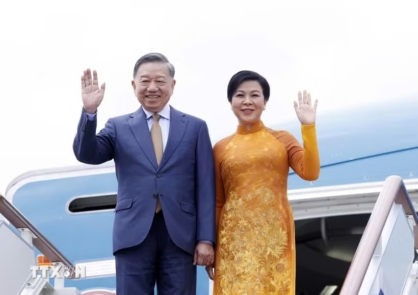 Tổng Bí thư, Chủ tịch nước và Phu nhân bắt đầu thăm cấp Nhà nước Liên bang Nga