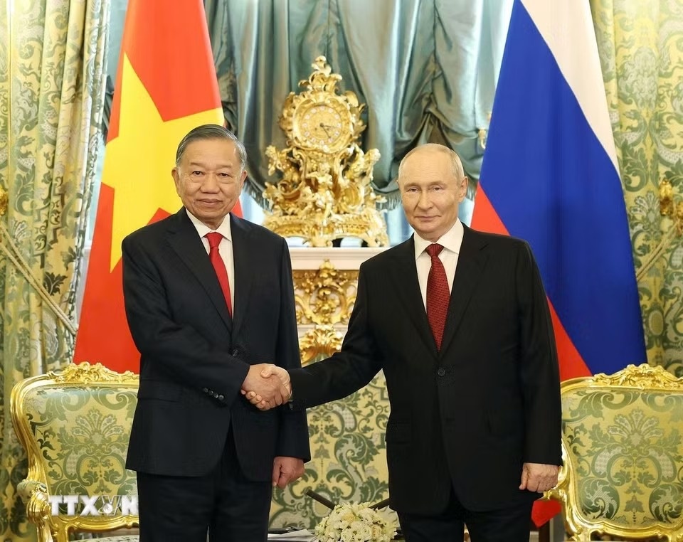 tổng b&iacute; thư ảnh 1