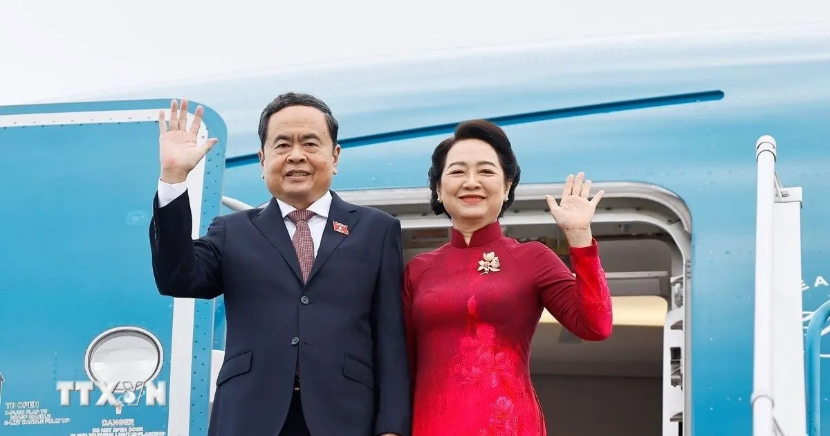 Chủ tịch Quốc hội và Phu nhân lên đường thăm chính thức Hàn Quốc và Mông Cổ