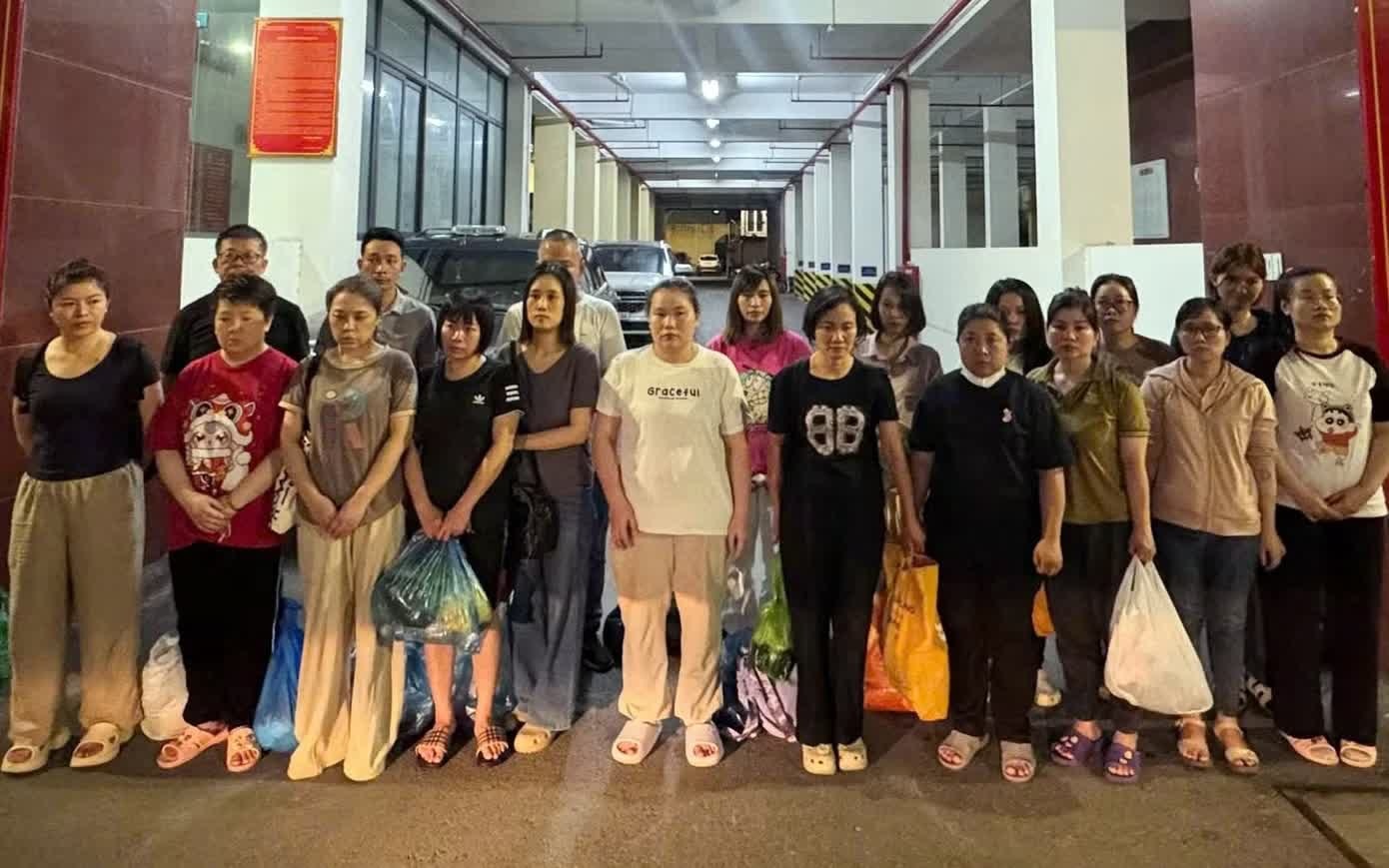 Ph&ograve;ng kh&aacute;m Phượng Đỏ,  Gi&aacute;m đốc Phượng Đỏ,  Chủ Phượng Đỏ ảnh 3