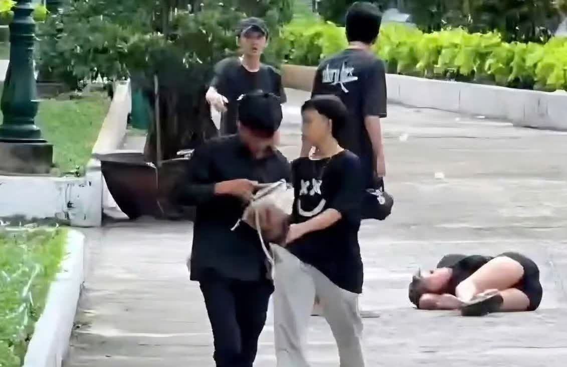 Bắt nh&oacute;m nghi phạm,  Cướp t&agrave;i sản,  Trung t&acirc;m TP.HCM ảnh 1