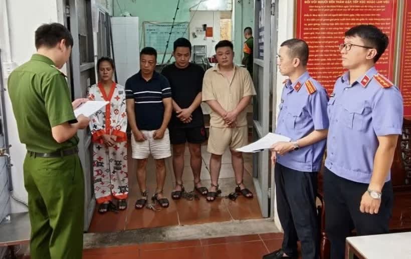 Khởi tố 6 người hành hung tài xế taxi ở Quảng Ninh