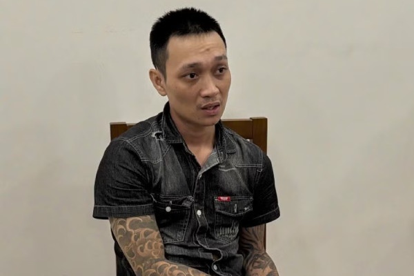 L&yacute; lịch bất hảo ảnh 1
