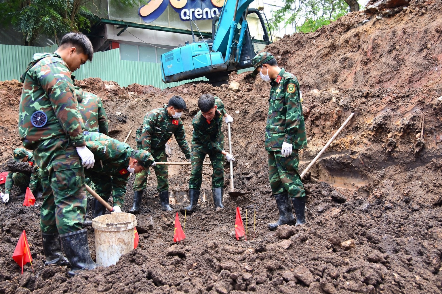 Quy tập thêm 5 hài cốt liệt sĩ tại Công viên Lê Thị Riêng