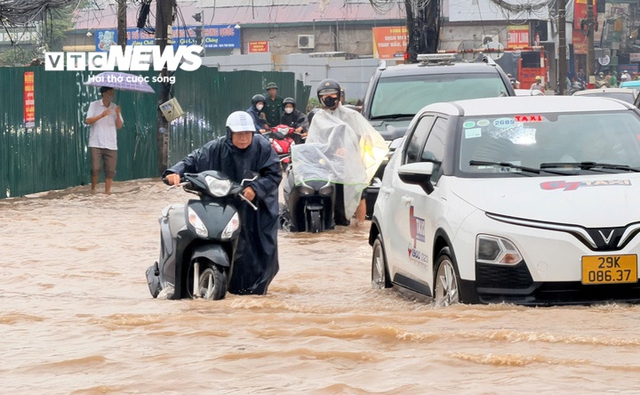 h&agrave; nội ngập ảnh 1