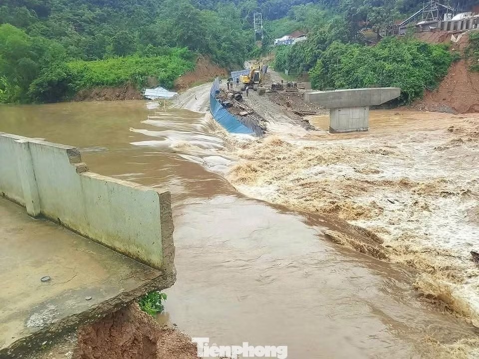 mưa lũ ảnh 1