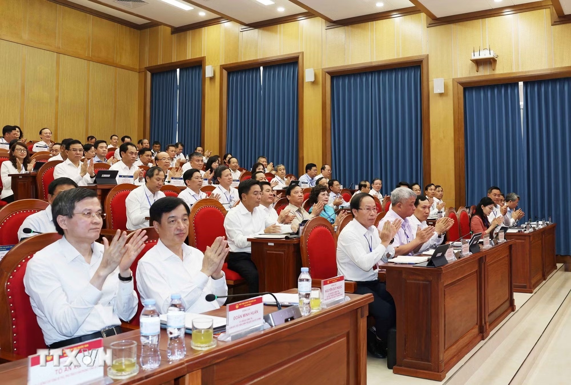 tổng b&iacute; thư ảnh 2