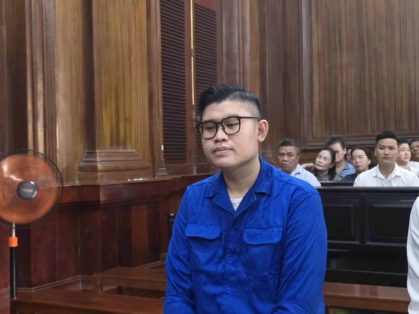 Tr&ugrave;m si&ecirc;u xe,  Phan C&ocirc;ng Khanh ảnh 2