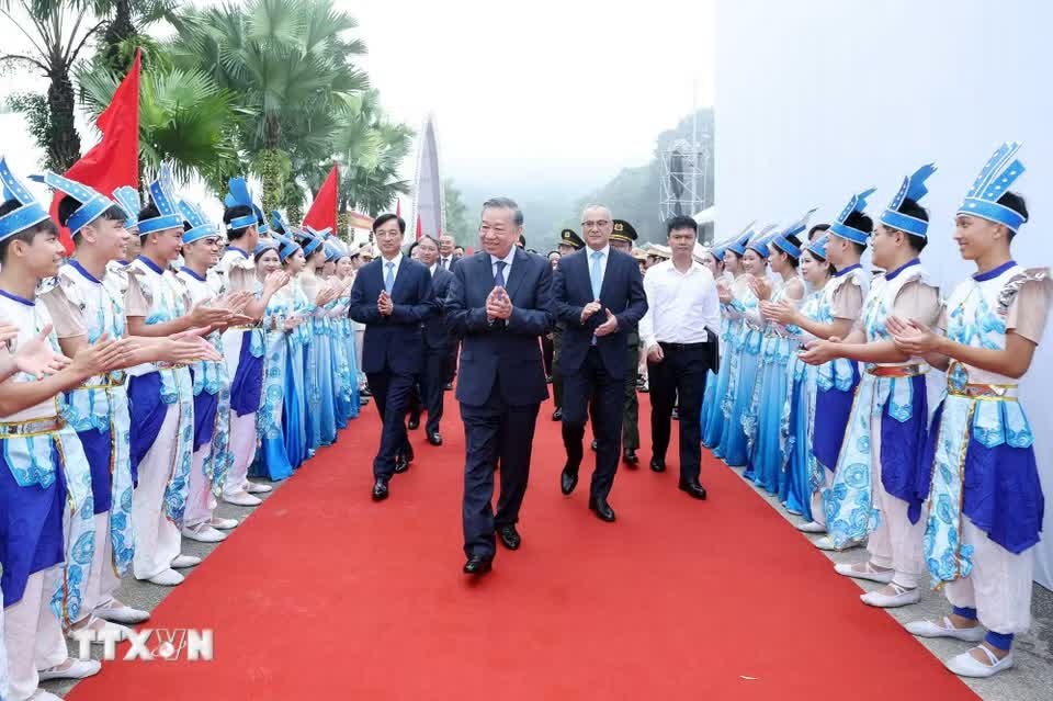 Tổng B&iacute; thư ảnh 2