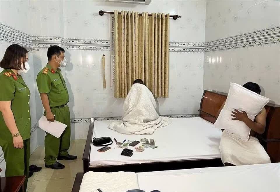 Bóc gỡ đường dây 'sex tour' giá 10-15 triệu/lượt sau cuộc đột kích homestay