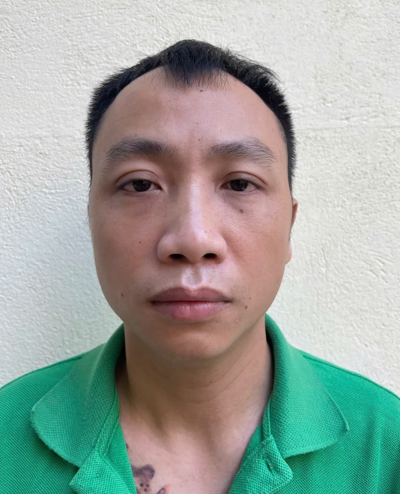 chiếm đoạt loạt &ocirc;t&ocirc; ảnh 1