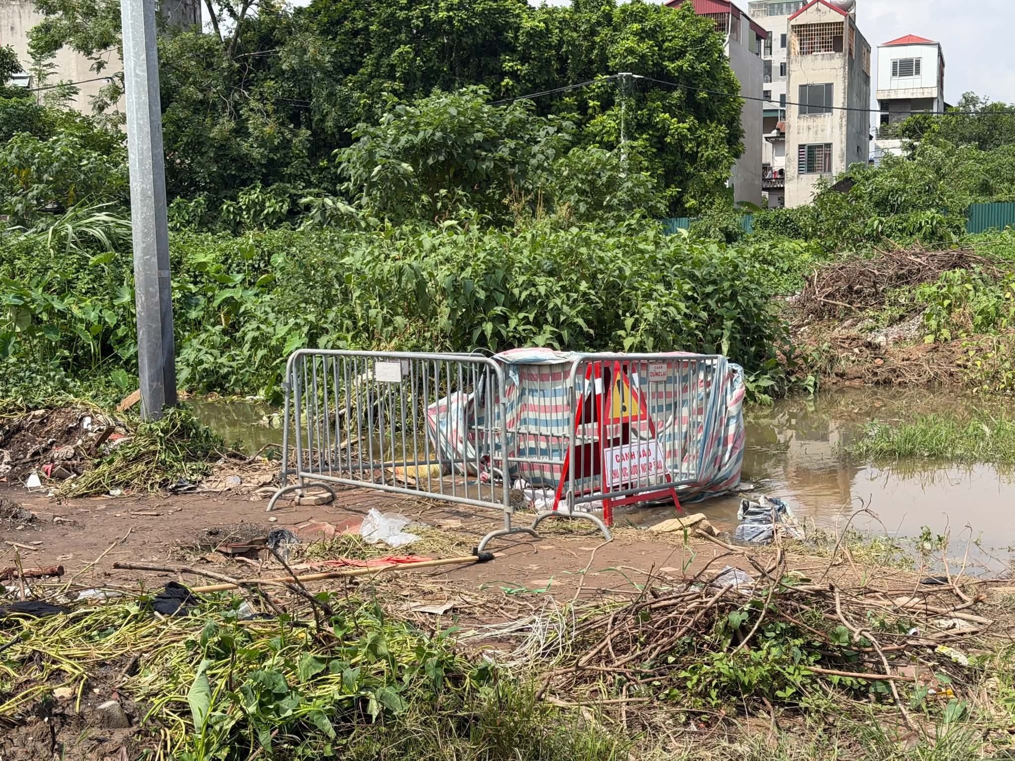 thi thể nam sinh ảnh 1