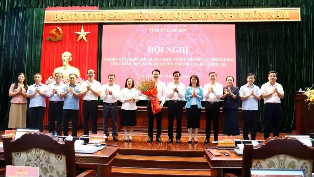 &Ocirc;ng Trần Qu&acirc;n ảnh 1