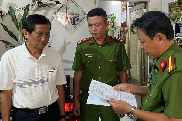 Bắt giam cán bộ kỹ thuật có hành vi làm giả tài liệu