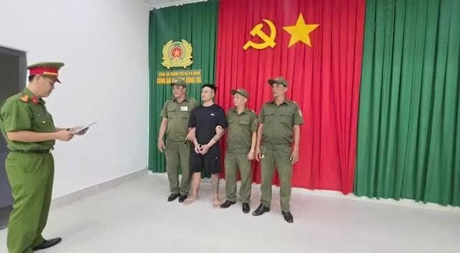 Khởi tố,  t&agrave;i xế Mercedes ảnh 1