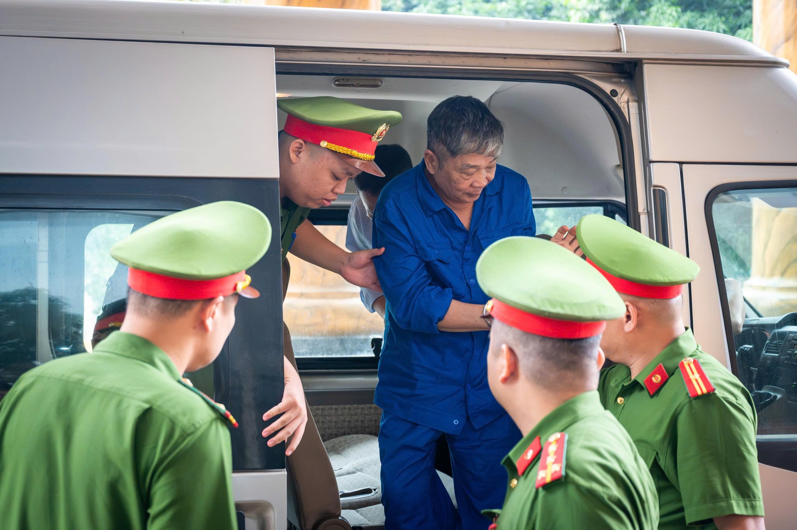 Cựu Bộ trưởng,  Nguyễn Thị Kim Tiến ảnh 3