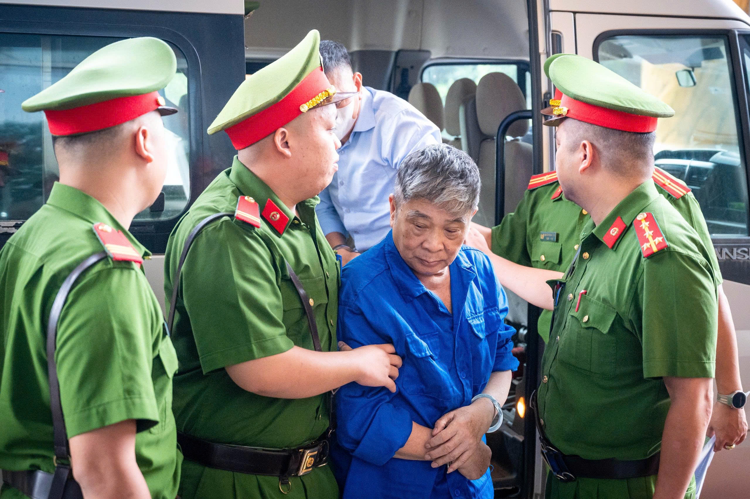 Cựu Bộ trưởng,  Nguyễn Thị Kim Tiến ảnh 4
