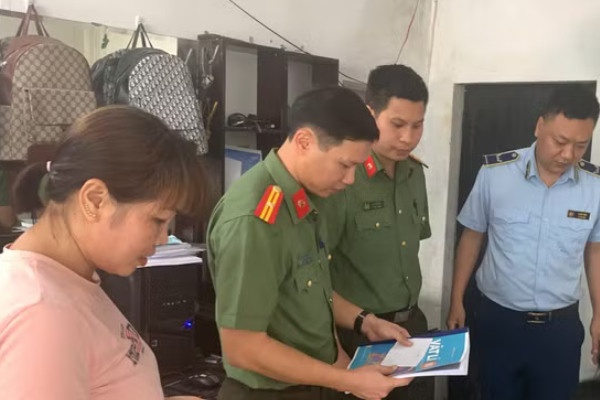 Xử phạt 7,5 triệu đối với một cơ sở kinh doanh sách giáo khoa sao chép trái phép