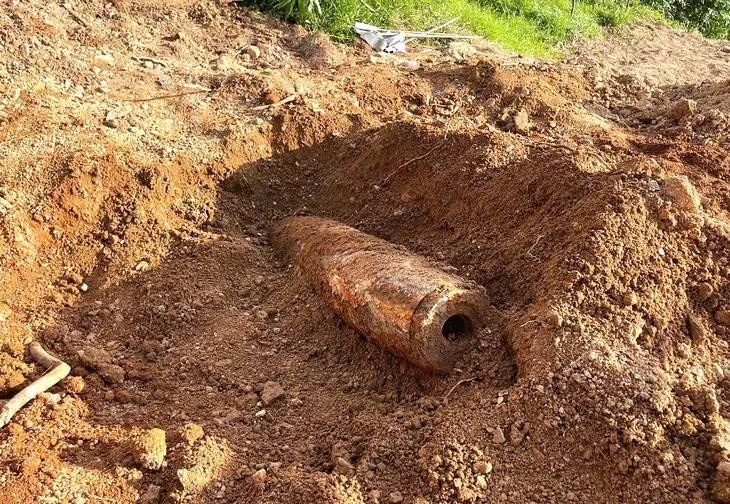 San lấp mặt bằng, phát hiện bom