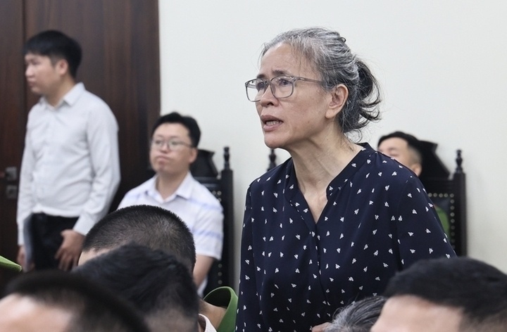 Cựu Chi cục trưởng nhận tiền của doanh nghiệp sữa giả lĩnh 12 năm tù