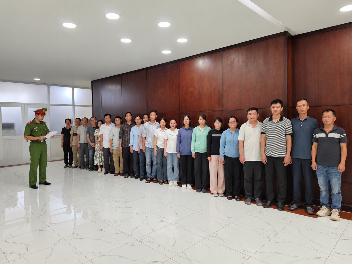 mua b&aacute;n h&oacute;a đơn ảnh 1