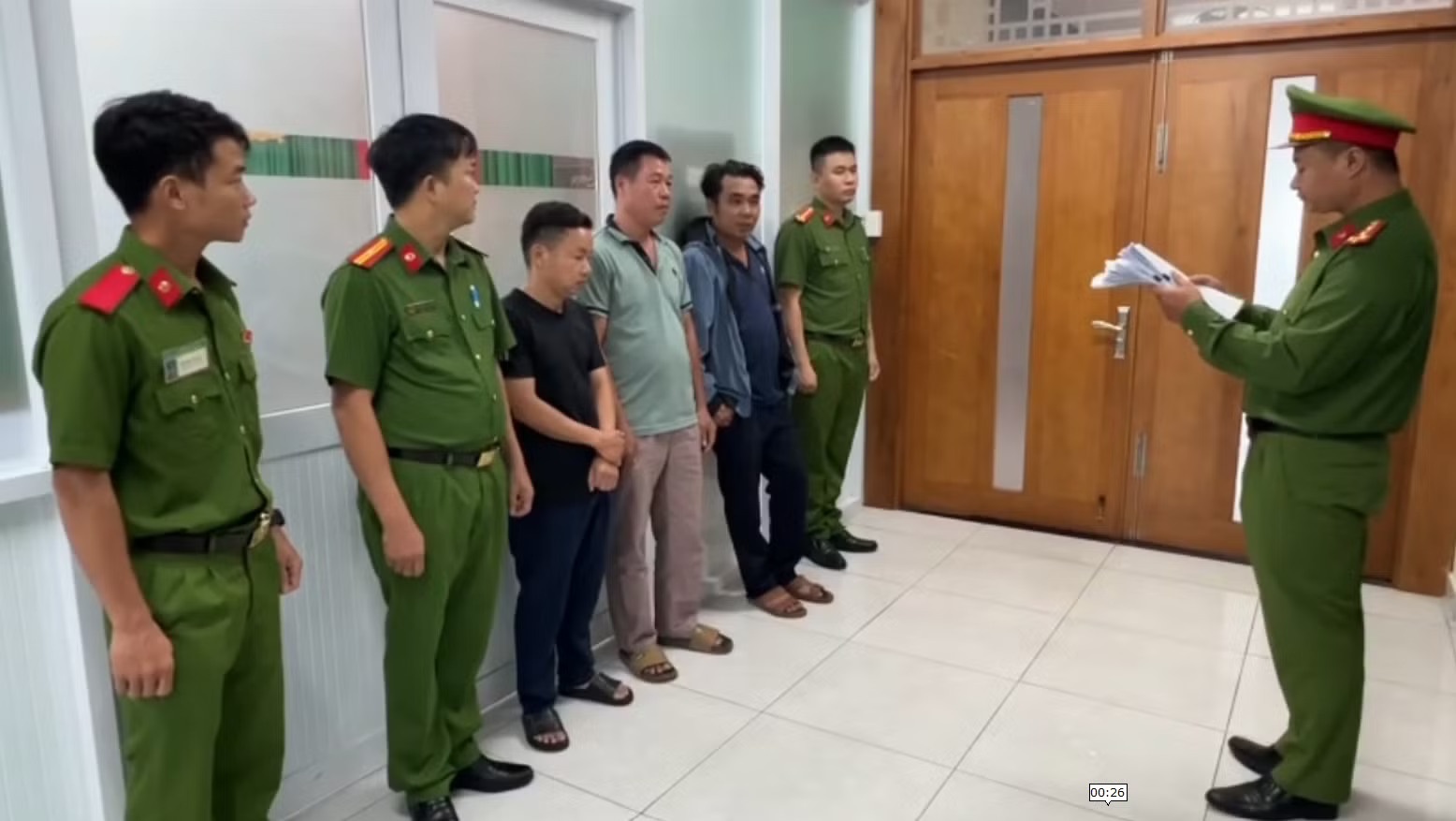 Ph&aacute; đường d&acirc;y,  bu&ocirc;n b&aacute;n gas giả ảnh 1