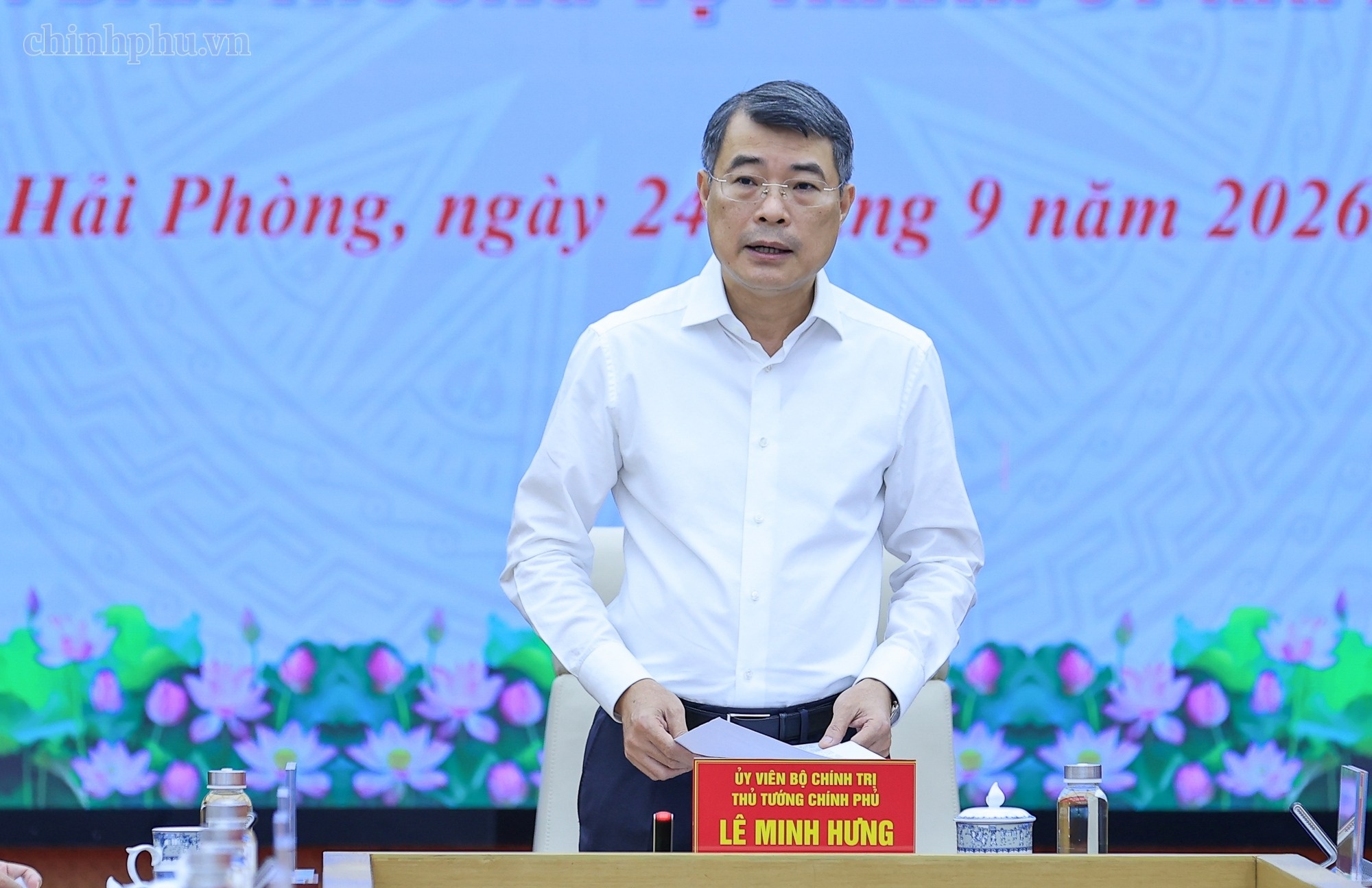 Thủ tướng: Lương, chế độ chính sách với cán bộ không thể cào bằng