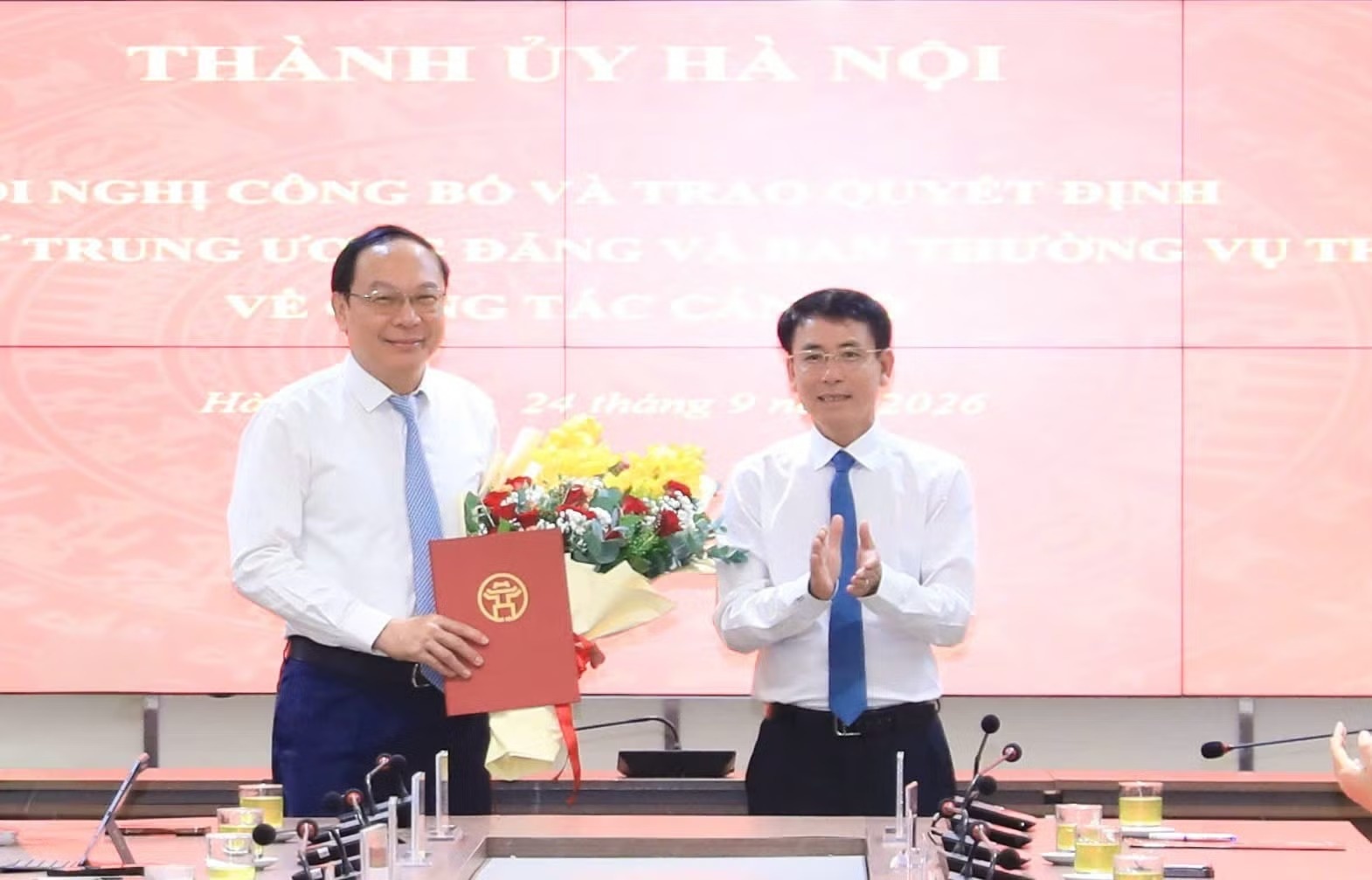 b&iacute; thư h&agrave; nội ảnh 1