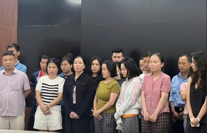 Hai cựu Viện trưởng Viện Pháp y tâm thần Trung ương cùng hơn 60 bị cáo hầu tòa