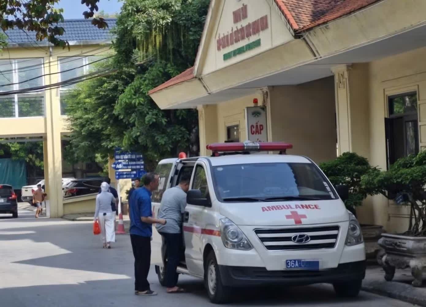 Yêu cầu xử lý 'cò' bệnh viện