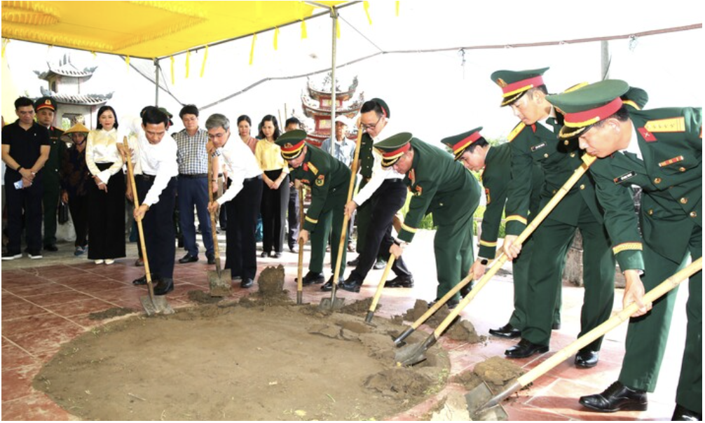Khai quật mộ chôn tập thể, tìm hài cốt 8 liệt sĩ bị sát hại năm 1951
