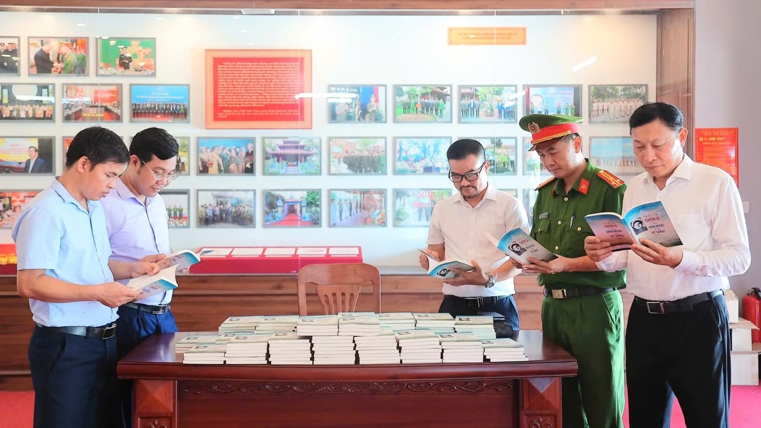B&ugrave;i Thị C&uacute;c ảnh 2