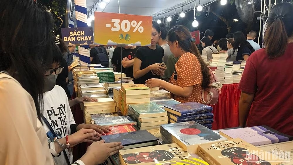 Hội s&aacute;ch H&agrave; Nội ảnh 1
