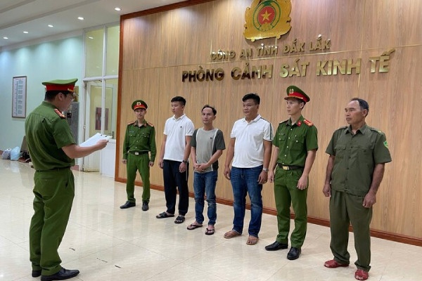 Triệt phá đường dây phân bón giả đặc biệt lớn