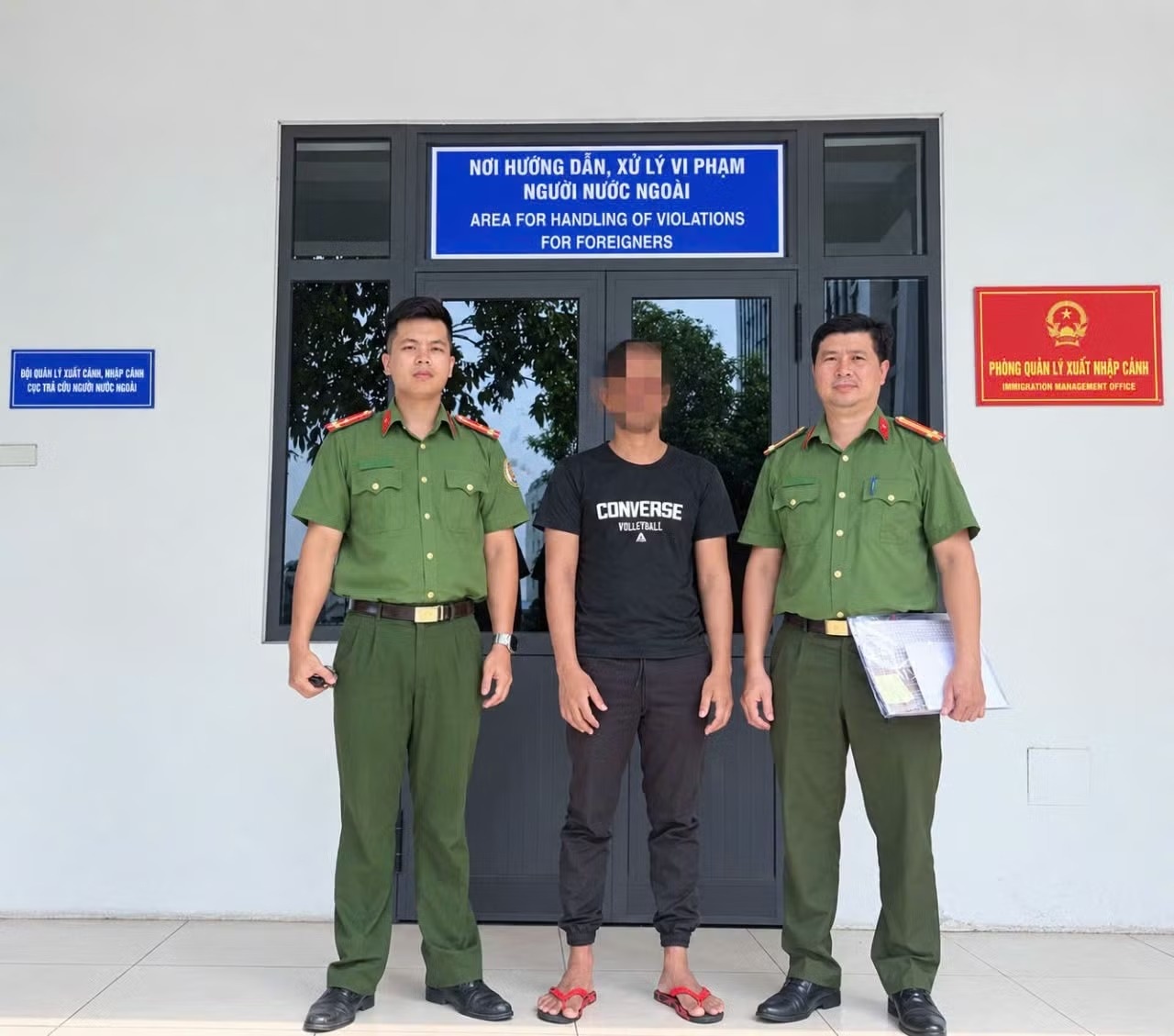 cư tr&uacute; tr&aacute;i ph&eacute;p ảnh 1