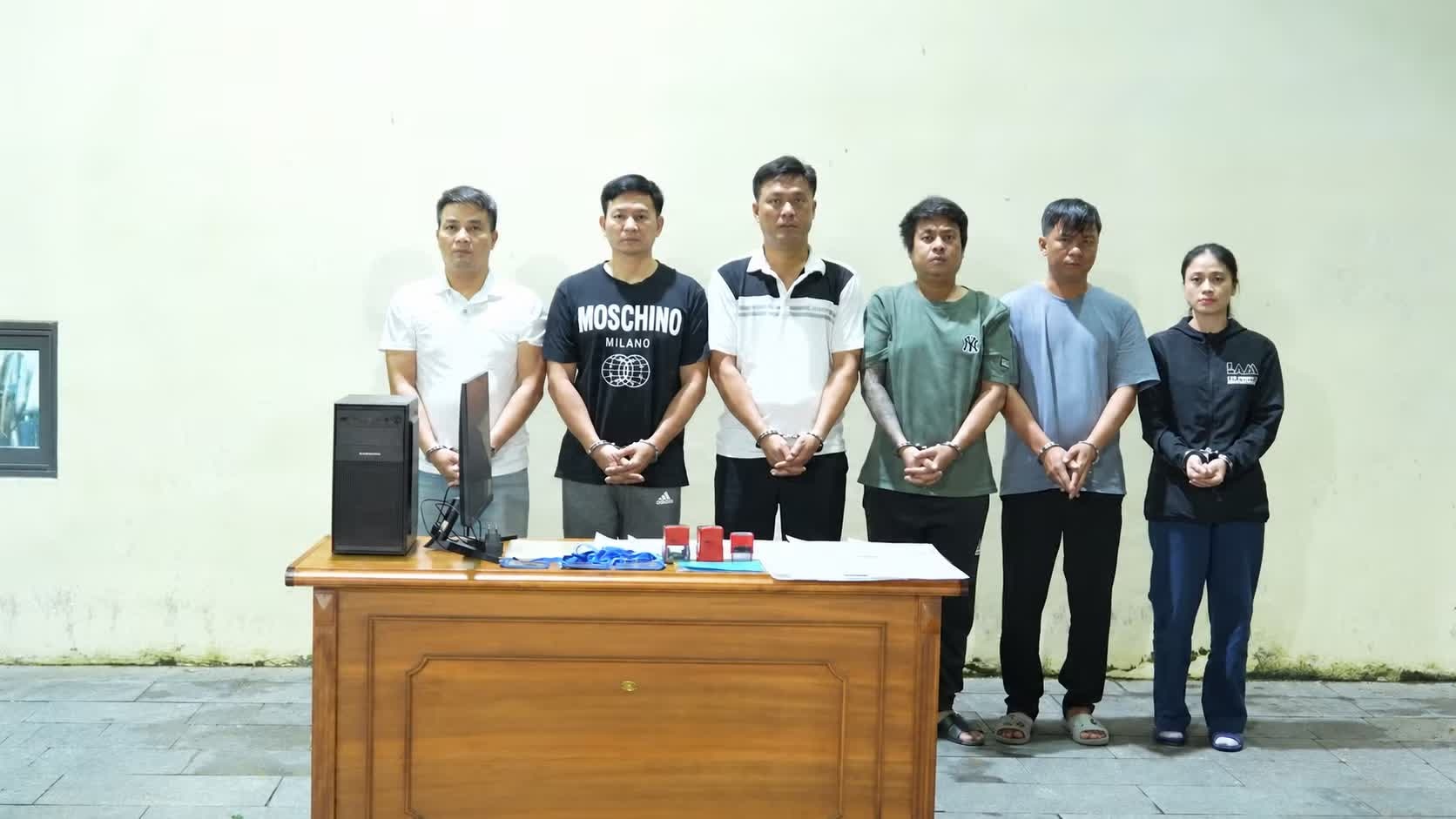 C&ocirc;ng ty C&ocirc;ng Danh,  Doanh nghiệp C&ocirc;ng Danh,  Gi&aacute;m đốc C&ocirc;ng Danh,  Mua b&aacute;n nợ ảnh 1