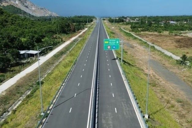 Cục Đường bộ yêu cầu bổ sung biển báo khoảng cách tại điểm xử phạt
