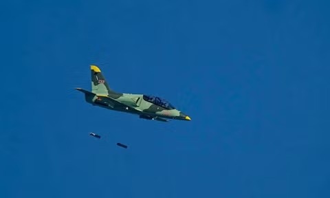 Không quân Việt Nam lần đầu bắn, ném bom đạn thật trên máy bay L-39NG