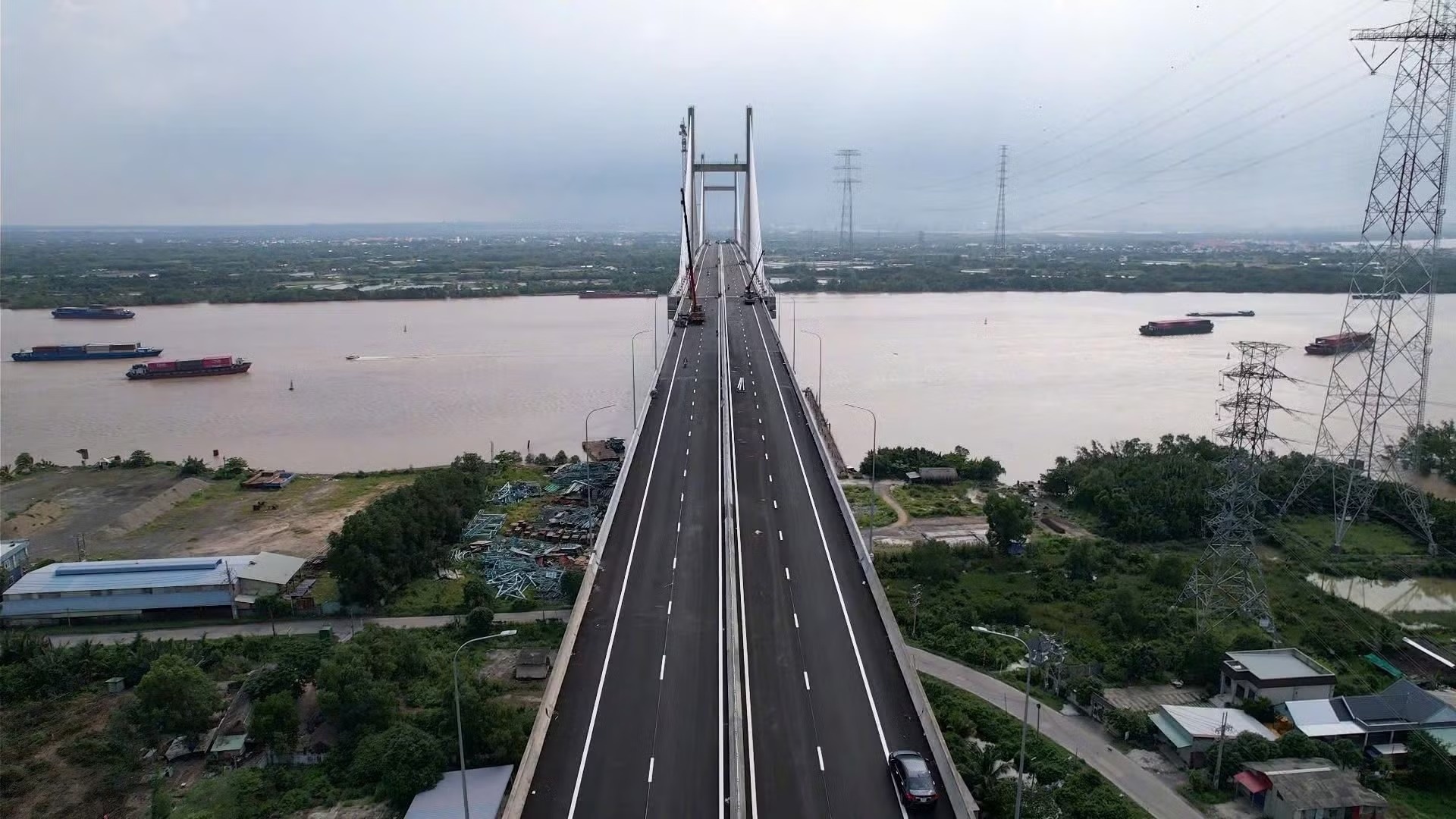 Cao tốc Bến Lức - Long Thành thông xe toàn tuyến
