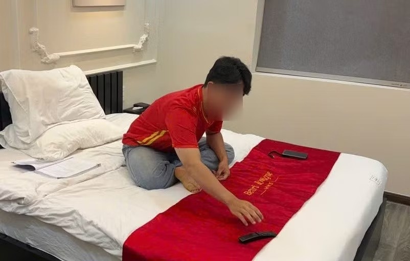 Nam sinh viên bị lừa hơn 90 triệu đồng, tự nhốt mình trong khách sạn