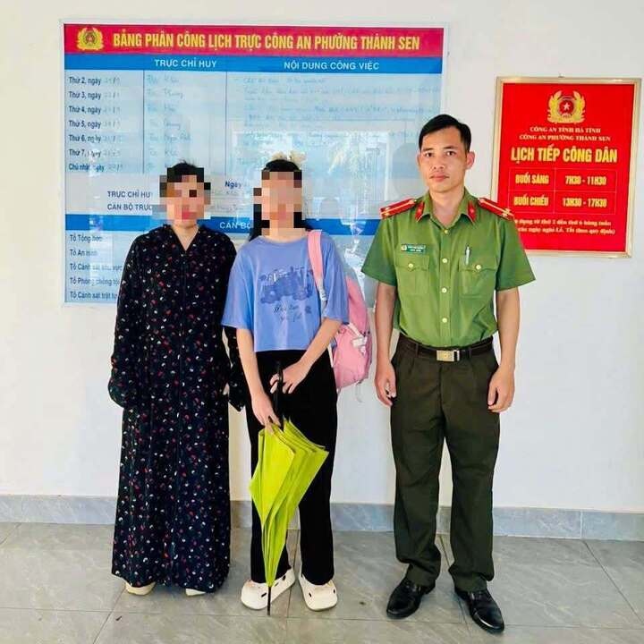 b&eacute; g&aacute;i ảnh 1
