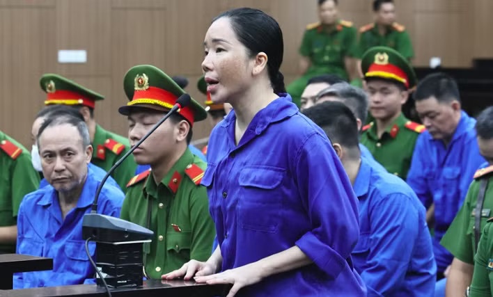 cựu Viện trưởng,  biến tội phạm,  th&agrave;nh người t&acirc;m thần ảnh 1